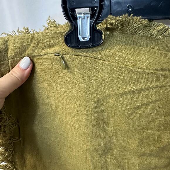 Atlinia Pillow Case Sham Fringed Cushion Cover 20"x20" Linen Blend Olive NWT - Picture 3 of 4